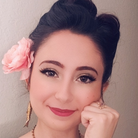 Meet your Posher, Eve - Picture 2 of 2